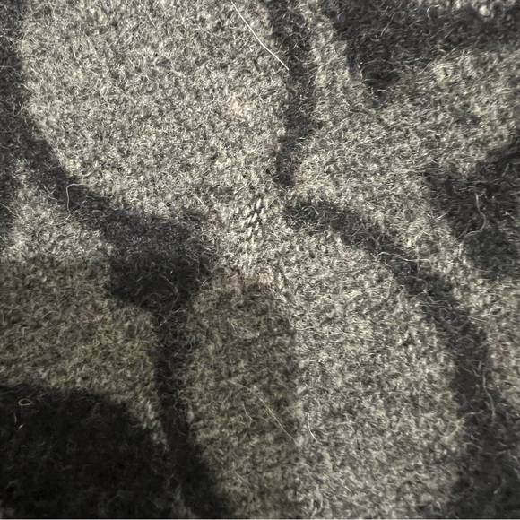 Coach Cahsmere Scarf - Picture 4 of 4